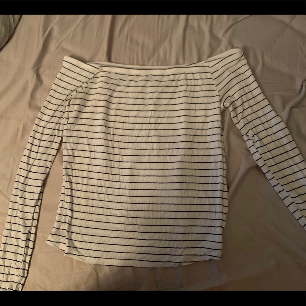 Off the shoulder long sleeve shirt